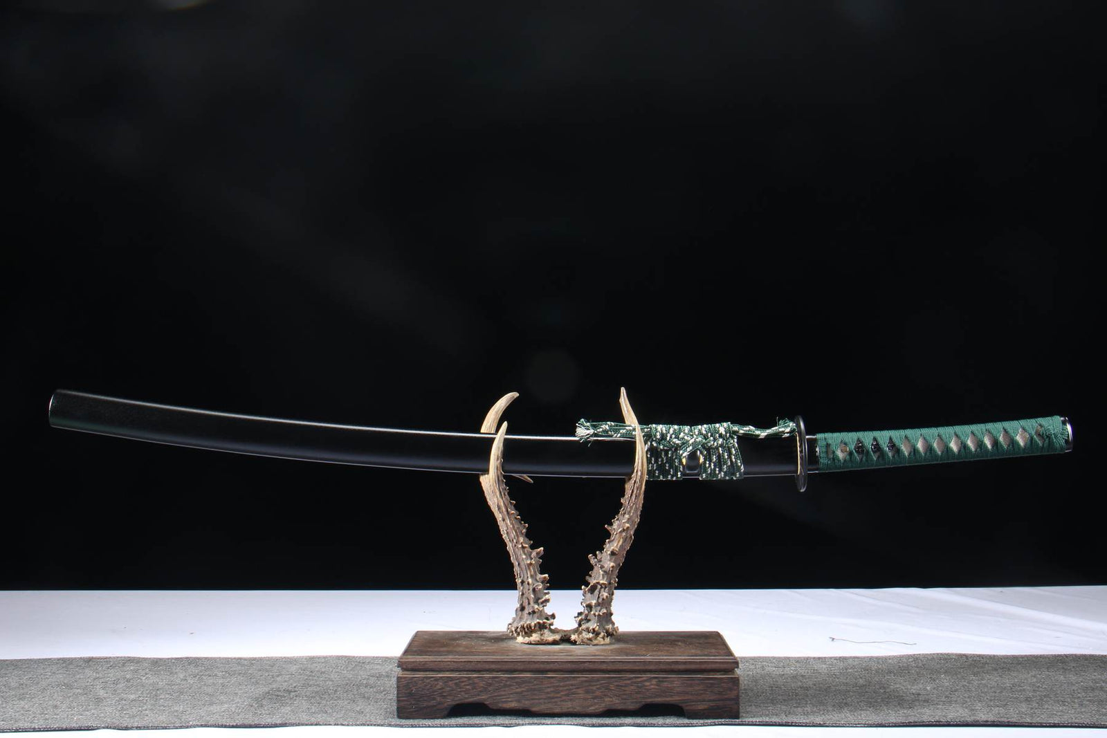Teal Contrast 5160 spring steel katana in black / teal product photo 1