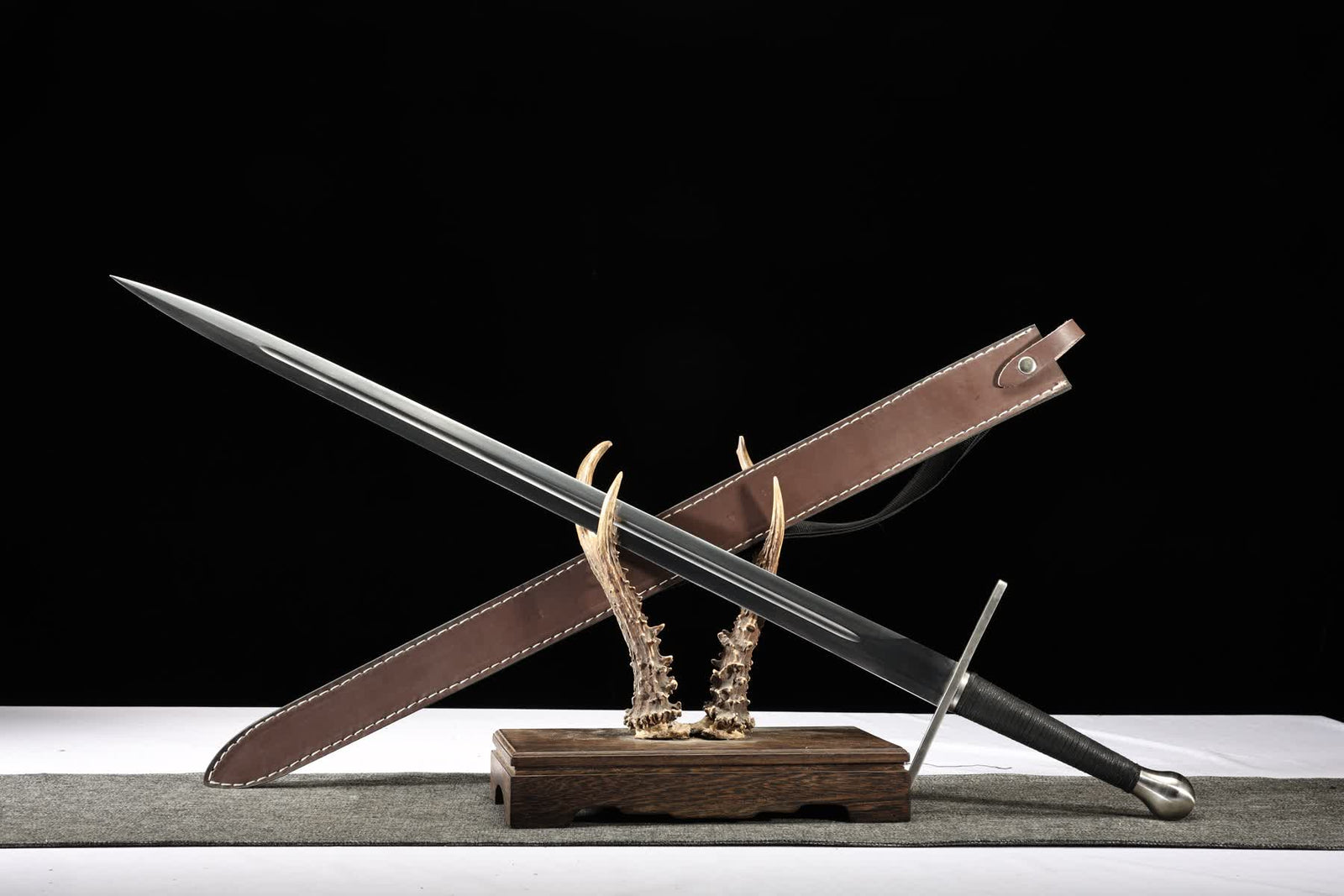 European Sword ES06 - 1060 Steel product photo 1