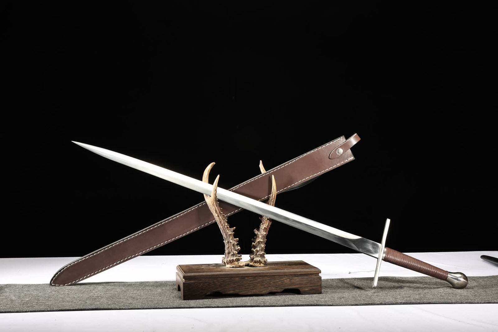 European Sword ES13 - 1060 Steel product photo 1