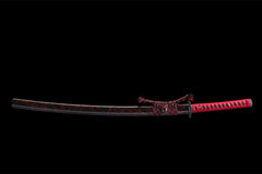 Full side view of 惊鸿照影 katana displayed with its crackle-finish saya