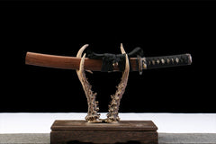 檀棕金络 tanto product detail image 1 showing blade, saya, and fittings