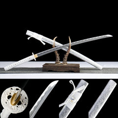 冰魄凝光 katana with polished silver blade and white crackle lacquer saya