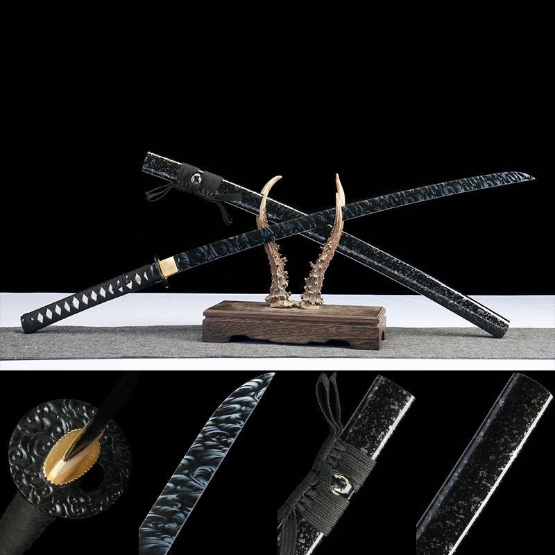 破阵子 katana with blue-black wave-pattern blade and dark sea-pattern hollow saya