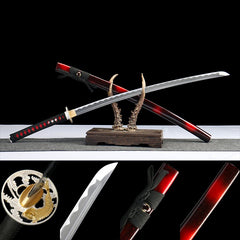永夜之拥 katana with polished silver blade and crimson glow saya