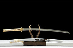 银澜 katana product detail image 2 showing blade, saya, and fittings