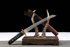 檀棕金络 tanto product detail image 3 showing blade, saya, and fittings
