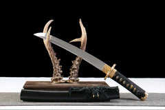 墨淬幽绿 tanto product detail image 4 showing blade, saya, and fittings