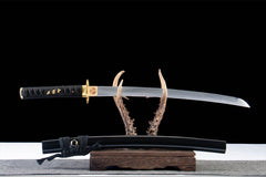 黑金扇影 wakizashi product detail image 4 showing blade, saya, and fittings