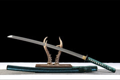 碧霄金纹 katana product detail image 4 showing blade, saya, and fittings