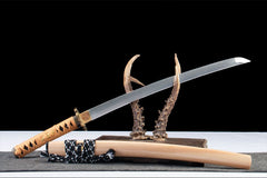 慈悲渡 wakizashi product detail image 5 showing blade, saya, and fittings