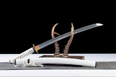白金逆锋 katana product detail image 5 showing blade, saya, and fittings
