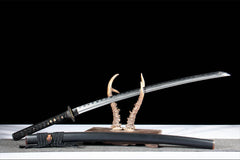 暗夜君临 katana product detail image 5 showing blade, saya, and fittings