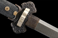 Qilin Tang Dao – Copper Gilded Tsuba and Fish Skin Tang Closeup