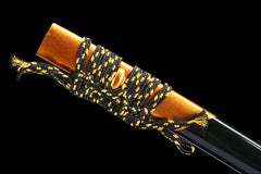 Saya mouth and cord detail of 星陨·断时 showing the lacquer finish and wrapped sageo