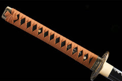 Braided sageo knot and patterned saya detail on 噬魂渊