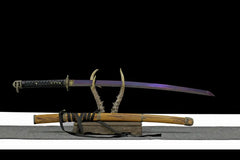 Katana – Undying Snowstrike | Fushigiri Kami no Fubuki blade and saya detail photo