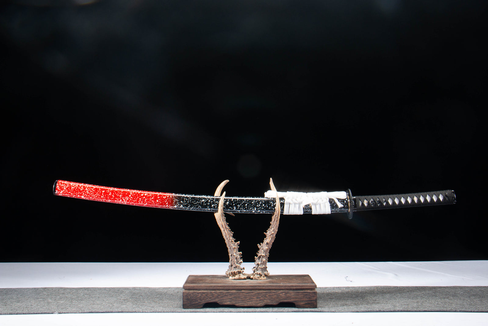 Gilded T10 Snowflake Katana product photo 1