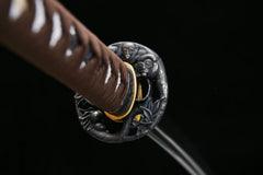 Katana – T10 Clay Tempered Steel Monkey-Themed Katana 猿の刀 Saru Tōtō blade and saya detail photo