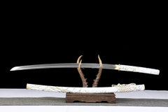 Katana – Ghost of Yōtei Dawn Gilded T10 Clay Tempered Blade |... blade and saya detail photo