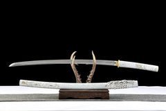 Katana – Ghost of Yōtei Gilded Dawn T8 Clay Tempered Blade | 羊蹄山の魂... blade and saya detail photo