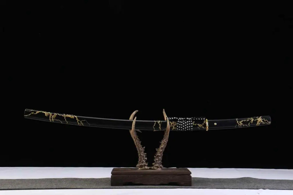 Katana – Ghost of Yōtei Gilded Night 1065 Steel | 羊蹄山の魂 暗夜鍍金 full product photo