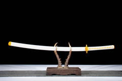 Zenitsu Agatsuma 1065 Mirror-Polished Katana product photo 2