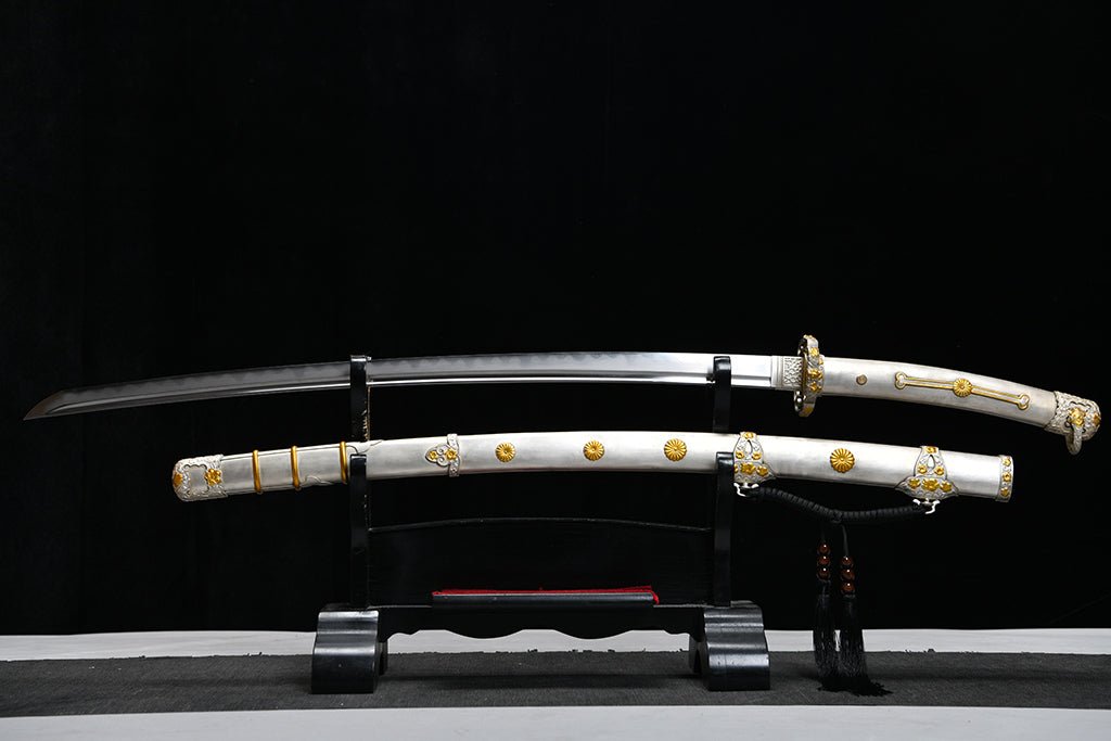 Tachi - White Gold Elegance (白金華) by NIMOFAN Katana丨Japanese sword, perfect for martial arts and collectors.