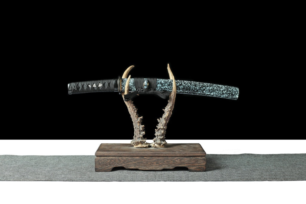 Tanto – Kuroboshi 黒星 - 65Mn manganese steel Tanto full product photo