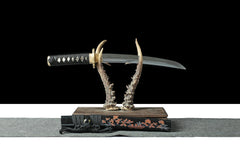 Tanto - T10 Clay Tempered Blade 紅葉の風 blade and saya detail photo